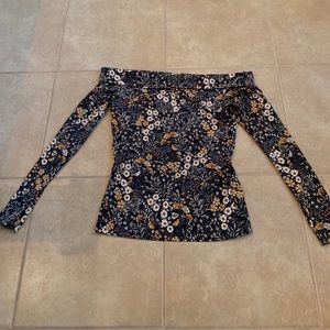 Off the shoulder H&M floral top